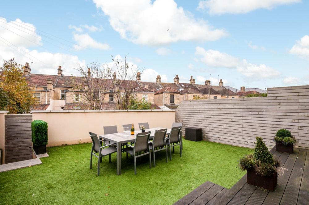 Solar Sanctuary- Skyline Balcony, City Centre, Three Floors, King Beds, Netflix And More! Bath Dış mekan fotoğraf
